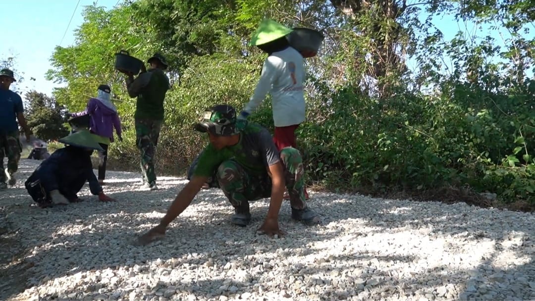 Satgas TMMD Rampungkan Pembangunan Jalan Lapen di Buddi