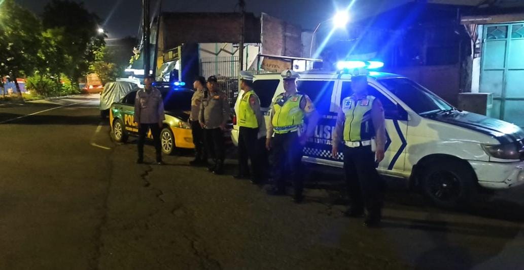Polsek Simokerto Gelar Patroli Presisi di Sidotopo Lor, Imbau Warga Waspada Curanmor