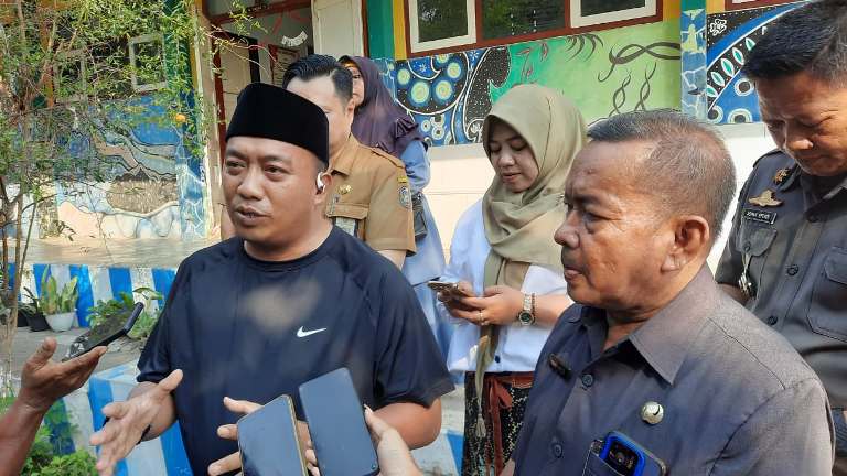 Bupati Situbondo Tinjau Sekolah Rusak di Kecamatan Kendit