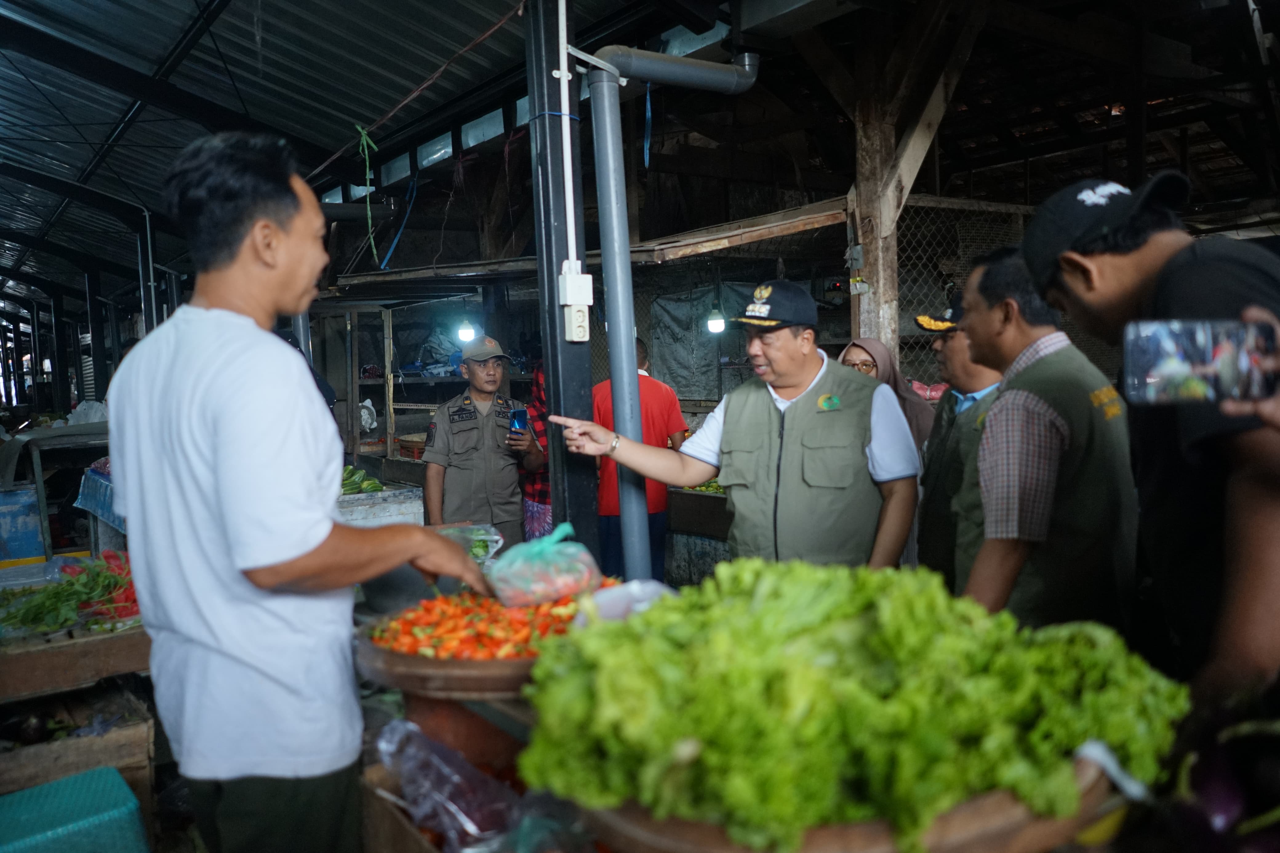 Sidak Jelang Nataru, Bupati Jombang Pastikan Harga Sembako Terkendali