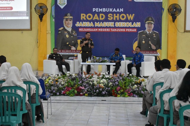 Kejari Tanjung Perak Gelar Program Jaksa Masuk Sekolah di SMU Negeri 3 Surabaya