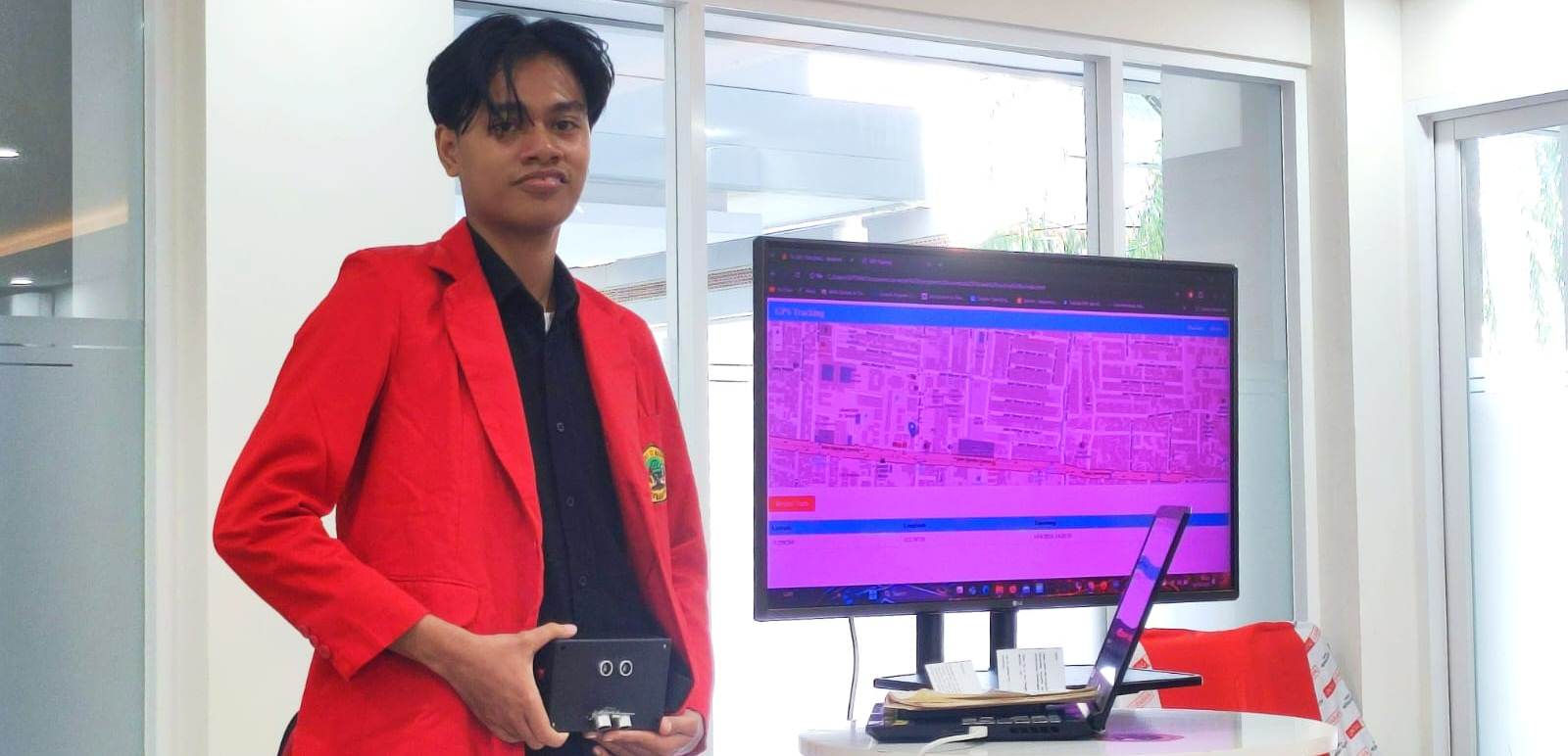 Peduli Tunanetra, Mahasiswa Untag Surabaya Gagas Inovasi Alat Bantu Virtual dengan GPS Tracking 