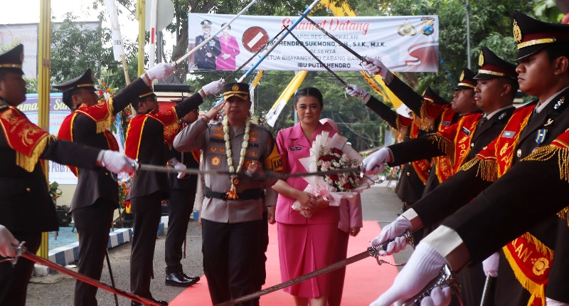 Ritual Pedang Pora, AKBP Hendro Sukmono Resmi Jabat Kapolres Bangkalan