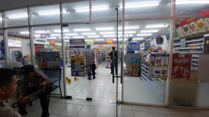  Indomaret Maospati Dirampok, Komplotan Bertopeng Gasak Uang Rp 15 Juta