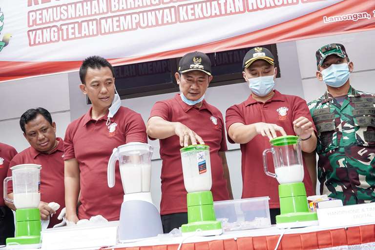 Dukung Penerimaan Negara, Pemkab Lamongan Musnahkan Barang Kena Cukai Ilegal