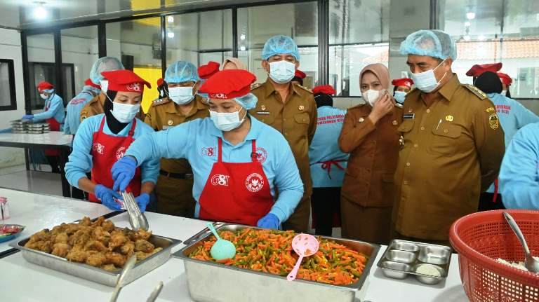 Madiun Luncurkan Program Makan Bergizi Gratis, Anak Sekolah Sambut Antusias