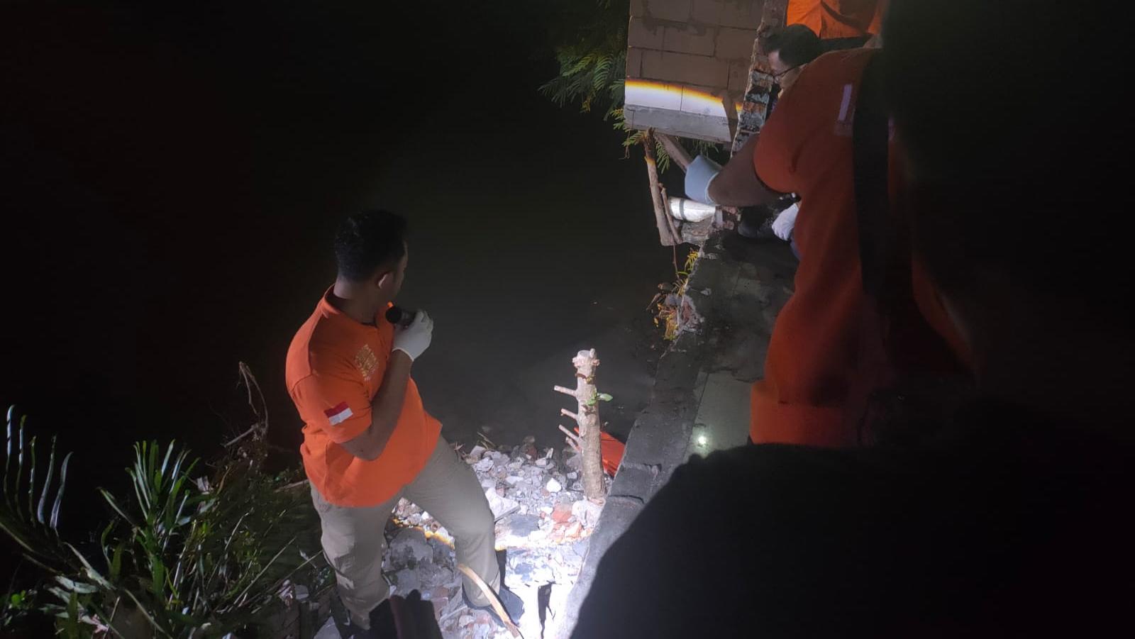 Jasad Bayi Laki-laki Ditemukan di Kali Brantas Wonokromo Surabaya