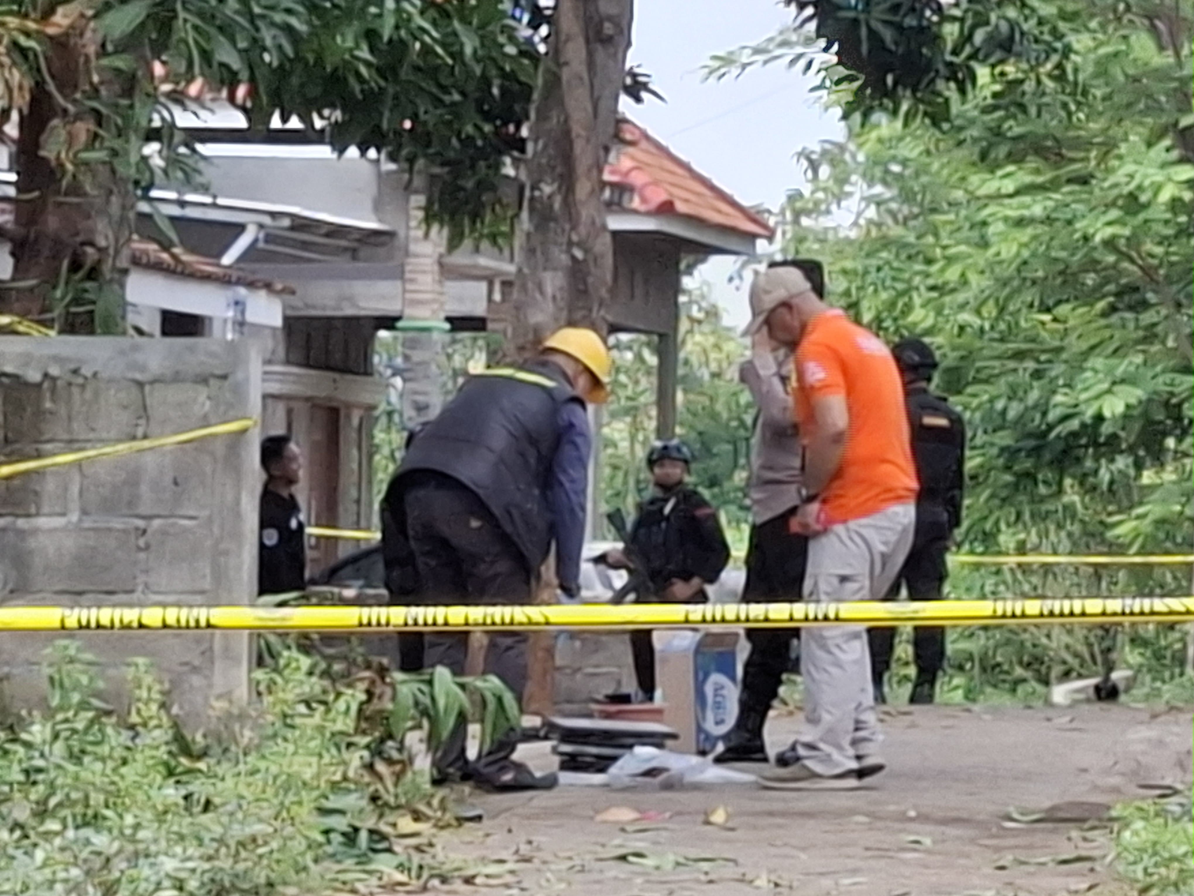 Ledakan Bondet Hancurkan Rumah Warga Sanganom   