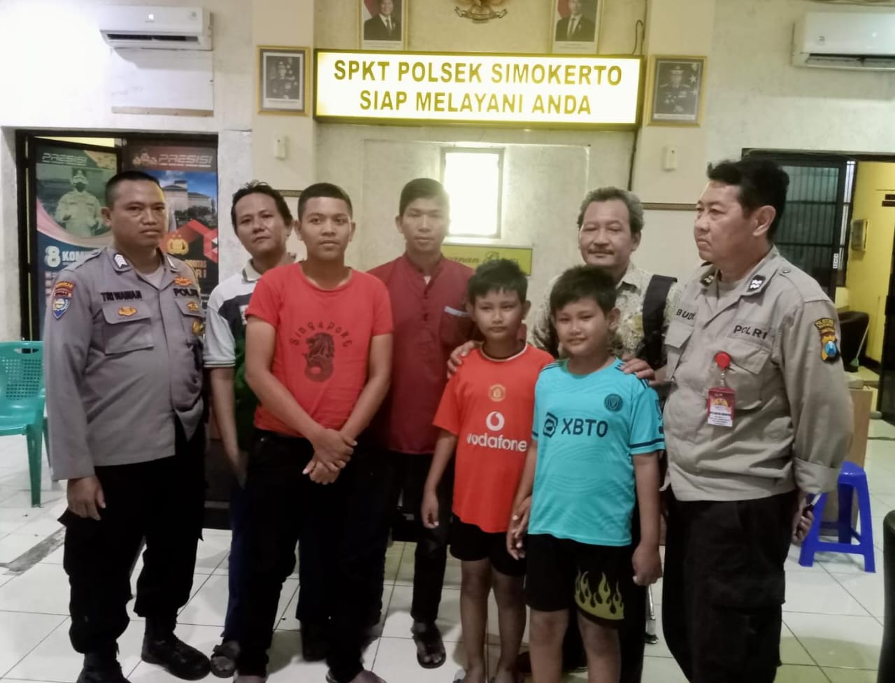Tiga Anak Tersesat Ditemukan di Polsek Simokerto, Berhasil Dijemput Keluarga