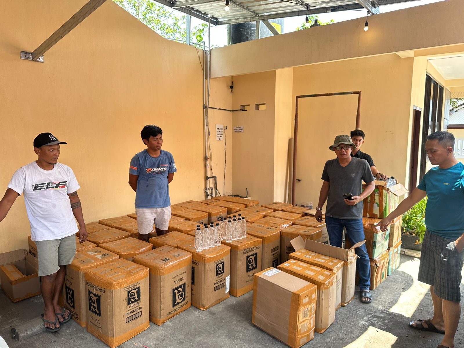 Tim Patroli Alap-Alap Polres Jember Gagalkan Pengiriman Ribuan Botol Miras