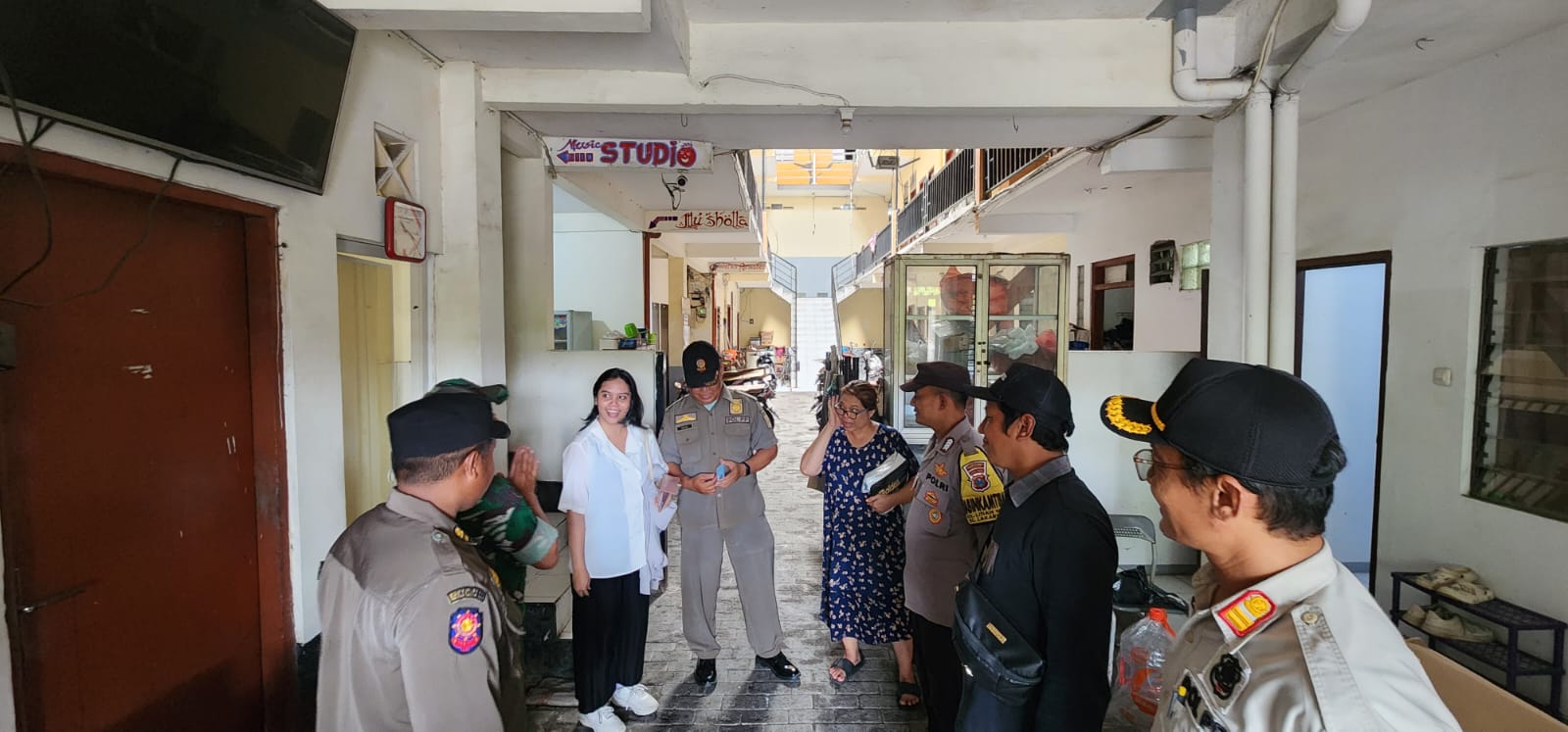 Tegakkan Ketertiban, Polsek Lakarsantri Gelar Operasi Yustisi Kos-kosan di Lidah Wetan