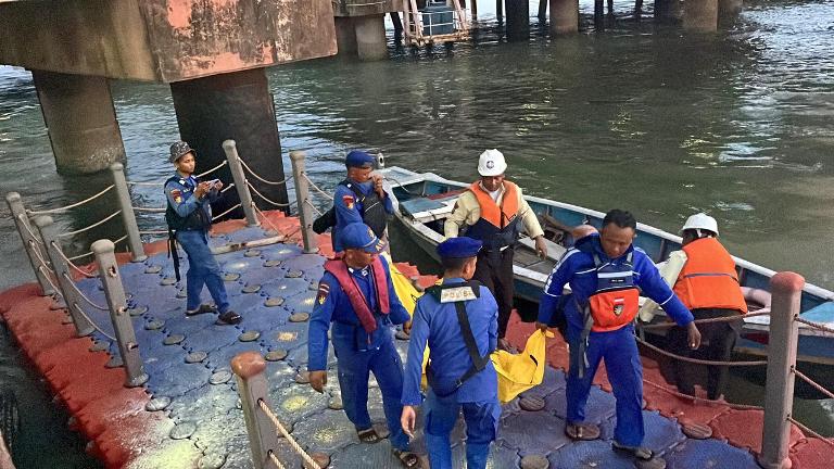Lansia Ditemukan Tewas Mengapung di Perairan Dermaga Petrokimia Gresik