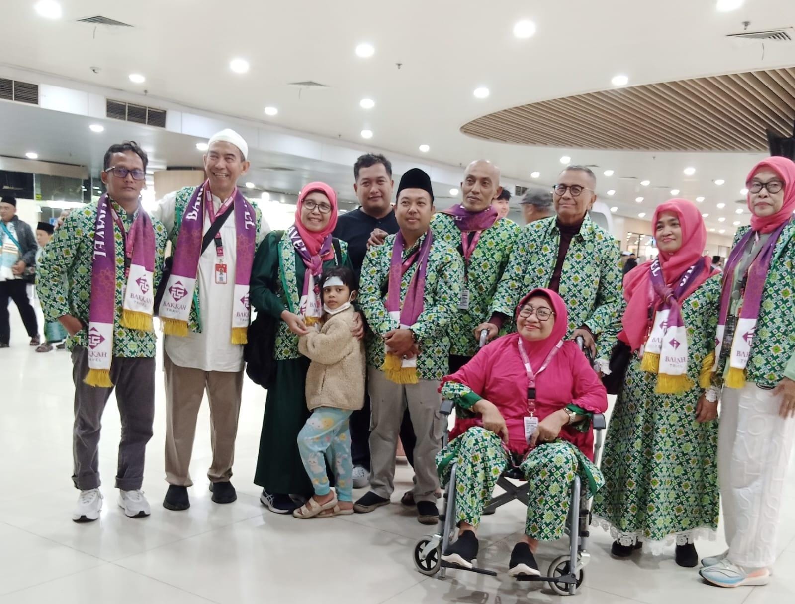 Istimewa! Dahlan Iskan Turut Serta dalam Rombongan 88 Jemaah Umrah Bakkah Travel dan Memorandum