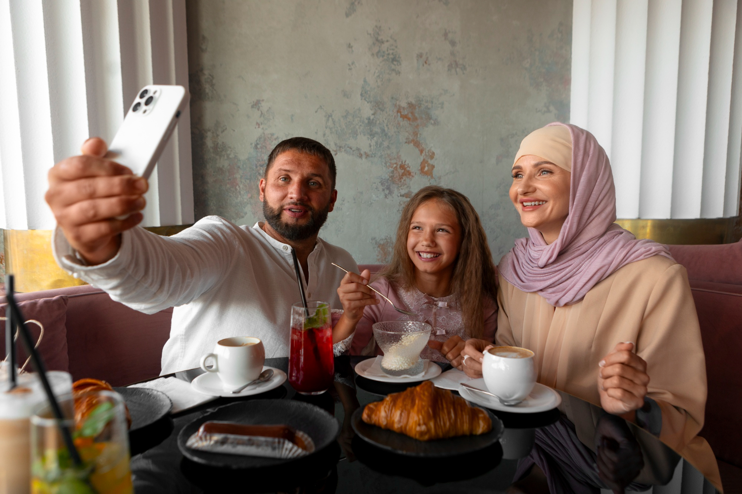 Tebar Kebaikan di Momen Lebaran dengan Tren TikTok #BerbagiKebahagiaan