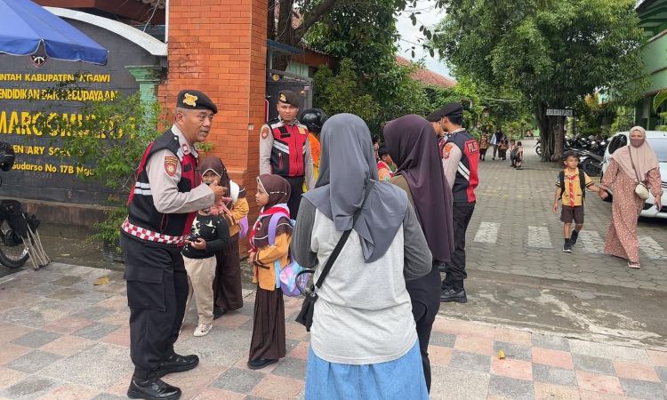 Sat Samapta Polres Ngawi Gelar Patroli Keselamatan Anak Sekolah