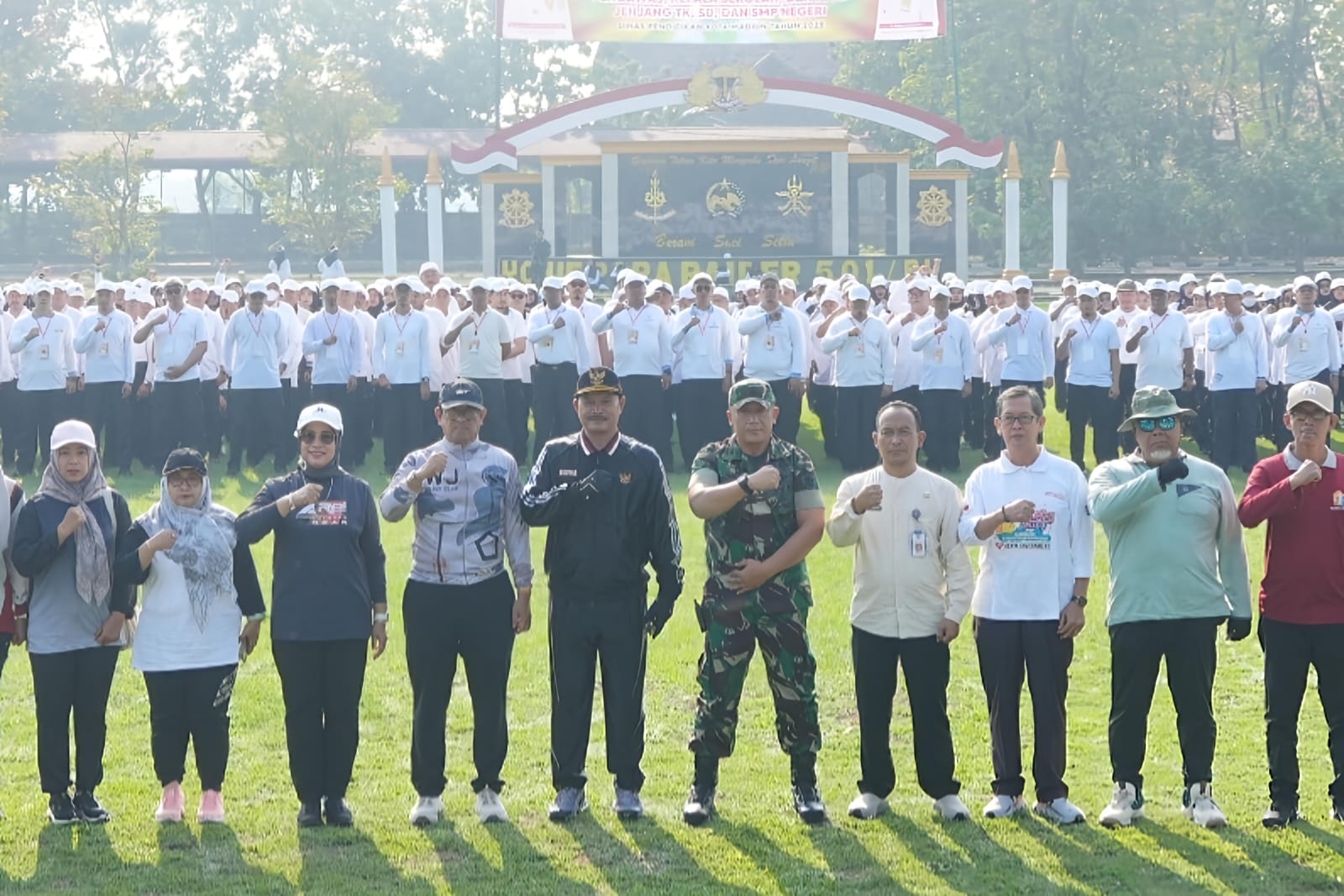 Ratusan Pegawai Dinas Pendidikan Kota Madiun Ikuti Retret Rekalibrasi di Yonif 501/BY