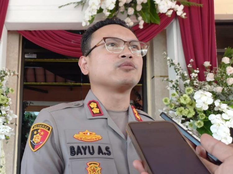 Polisi Gunakan Scientific Investigation, Ungkap Pembunuhan Satu Keluarga di Situbondo