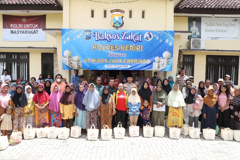 Polres Kediri Gandeng PT Mitra Jaya Farmindo Gelar Bakti Sosial di Plemahan