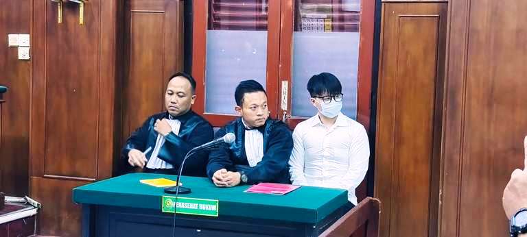 BMW Maut Hantam Motor, Dua Nyawa Melayang di Depan TMP Surabaya