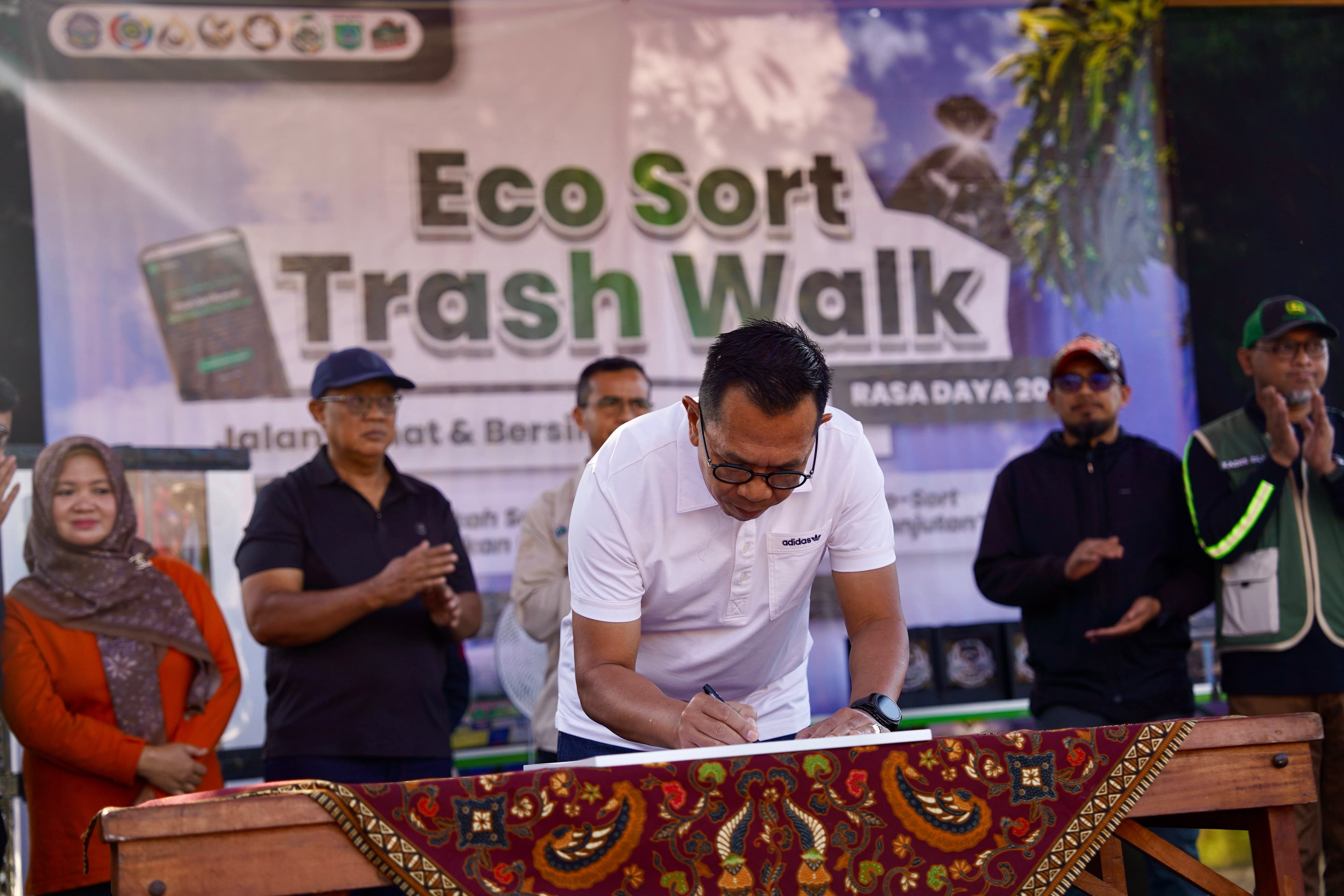 Wali Kota Batu Ajak Masyarakat Budayakan Pilah Sampah dari Rumah