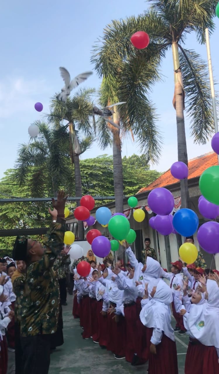 338 Siswa Matsama MI Ma'arif Sambiroto Lepas Merpati, Simbol Menggapai Cita-Cita
