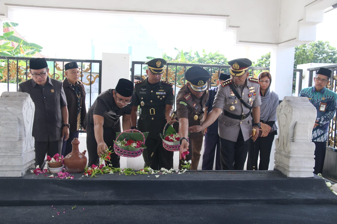 Harjasda Ke-165, Forkopimda Ziarah Makam Mantan Bupati