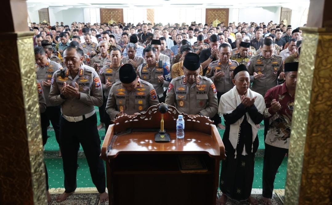 Polda Jatim Gelar Salat Gaib dan Doa Bersama untuk Korban Bencana di Aceh dan Sumatra