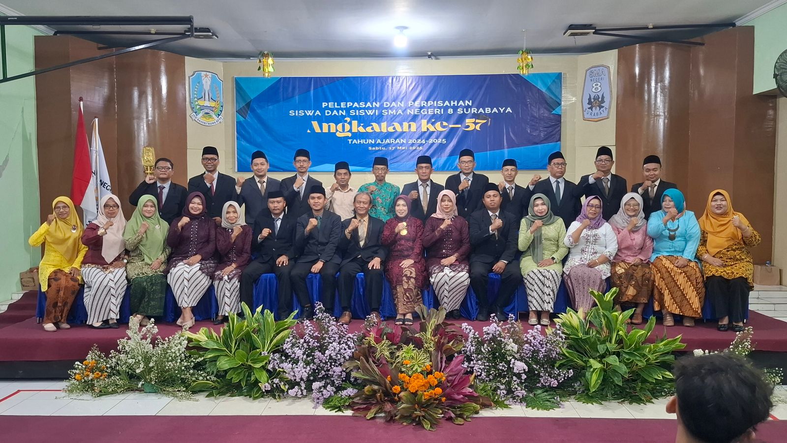 Lepas 369 Siswa, Kepala SMAN 8 Surabaya Pesan Jadi Lulusan Berakhlakul Karimah