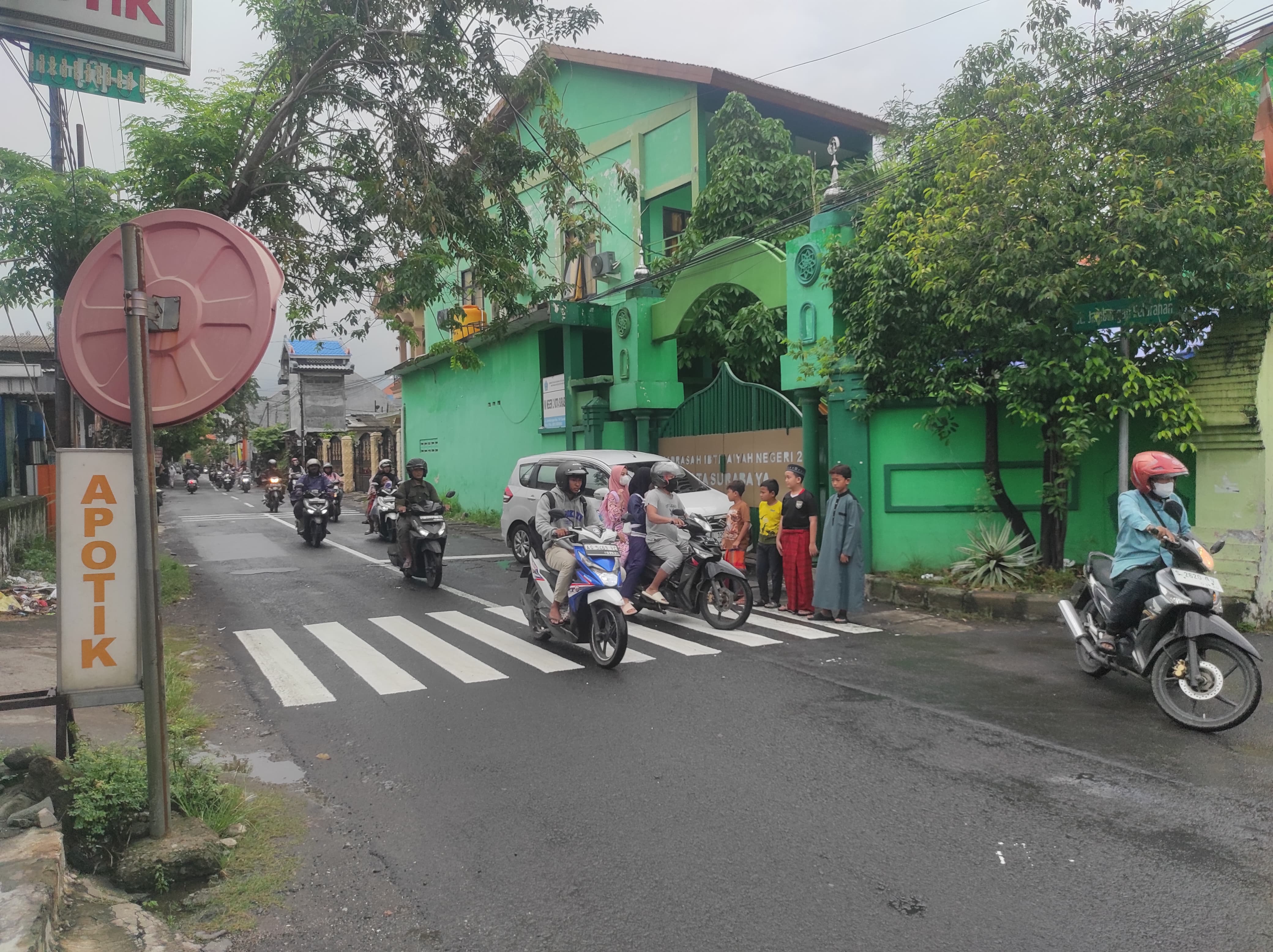 MIN 2 Surabaya Segera Miliki Lampu Lalu Lintas, Penantian Setahun Berbuah Manis