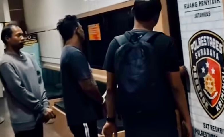 Komplotan Spesialis Pembobol Toko di Surabaya Diciduk, 4 Tersangka Hanya Bisa Pasrah