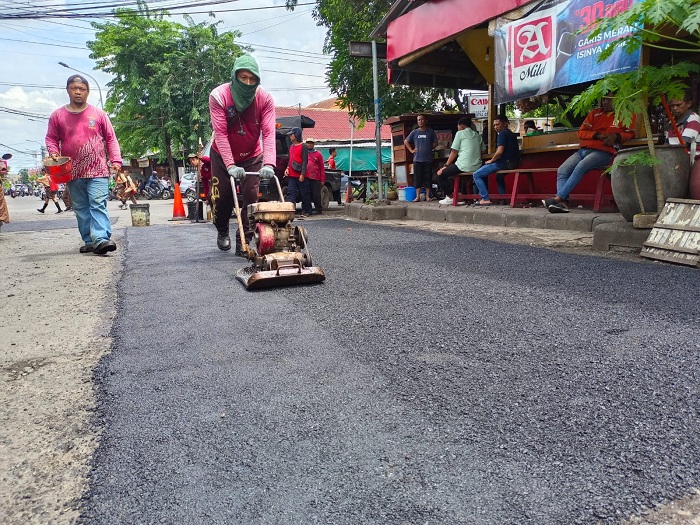 Jalanan Rusak di Surabaya Menjamur