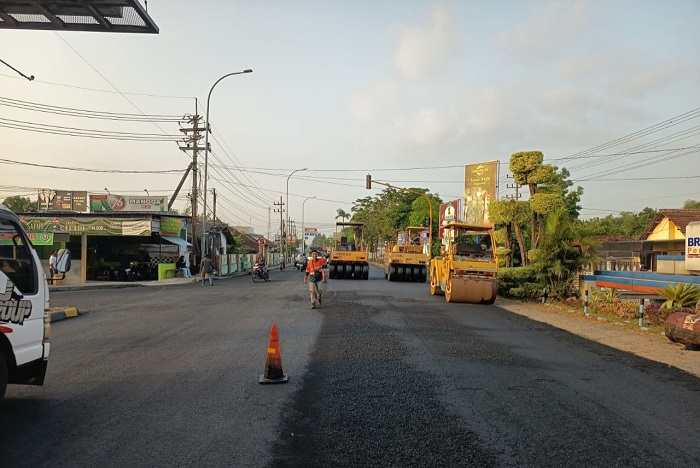 Proyek Infrastruktur Pendukung Exit Tol, Dinas PUBM Jatim Laksanakan Pelebaran Jalan Ploso-Batas Kota Jombang