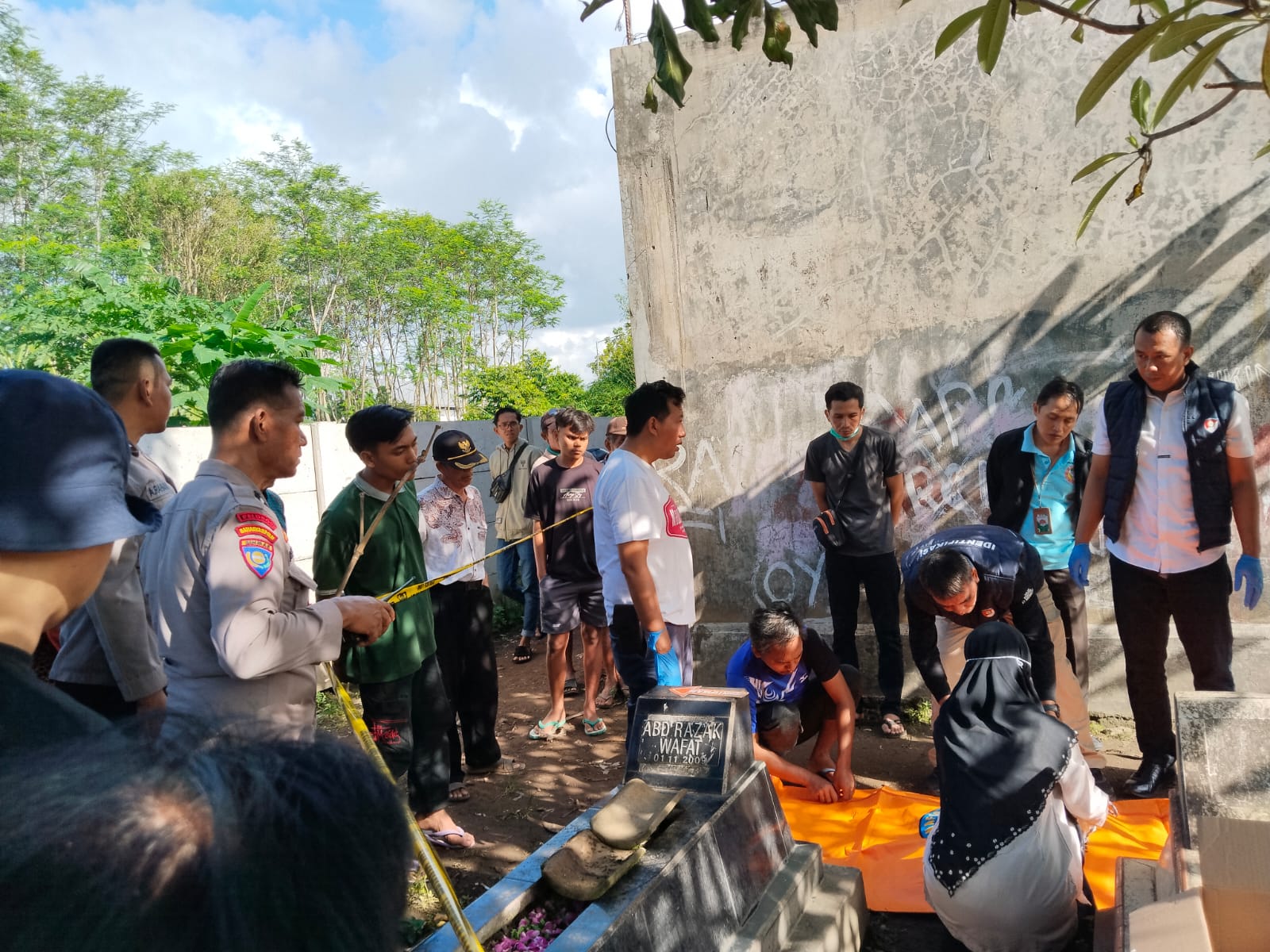 Penemuan Mengejutkan di Malam Jumat Manis, Diduga Korban Pembuangan Orang Tua Tak Bertanggung Jawab