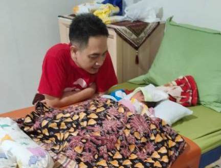 Ibu dan Bayinya Tertahan di Klinik Bersalin karena Tak Mampu Bayar Biaya Persalinan