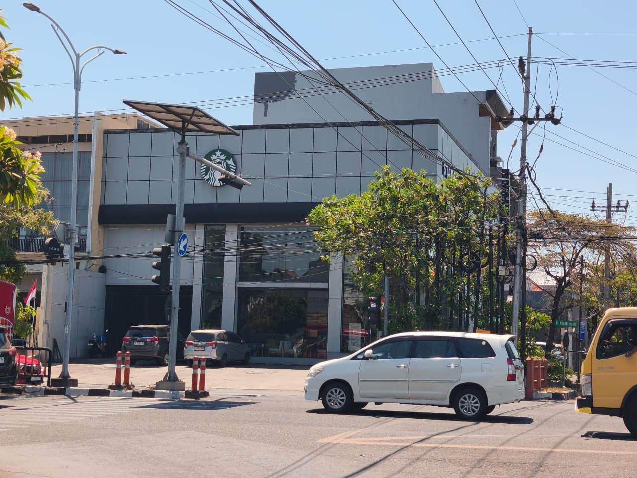 Alamat Tersangka Kecelakaan Maut di Alun-Alun Surabaya Ternyata Starbucks Ngagel, Pengelola Buka Suara