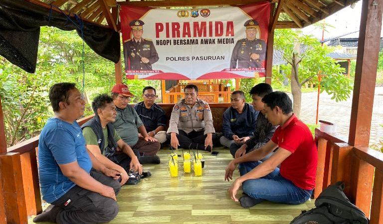 Polres Pasuruan Ajak Wartawan Tangkal Hoaks Lewat Ngopi Bareng PIRAMIDA