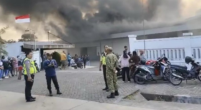Pabrik Mi Mojokerto Terbakar, Api Lahap Ruang Produksi