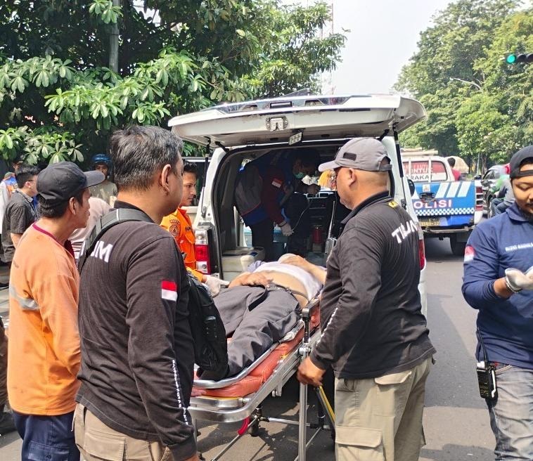 Polisi Ungkap Kecelakaan Truk Tabrak Xpander di Perak Timur, Ini Penyebabnya 