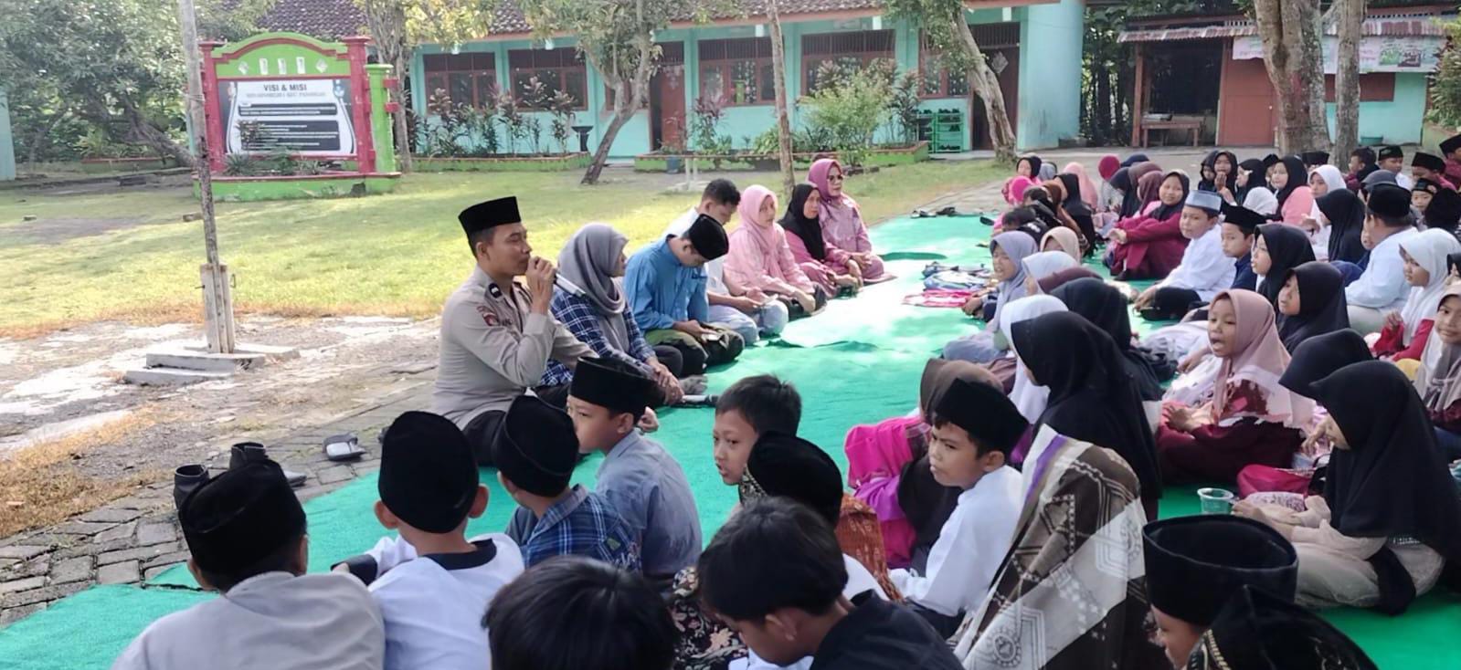 Polsek Padangan Gelar Safari Ramadan di SDN Sonorejo