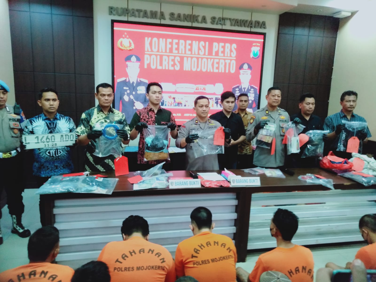 Bikin Ulah, Polisi Ringkus 13 Preman di Mojokerto