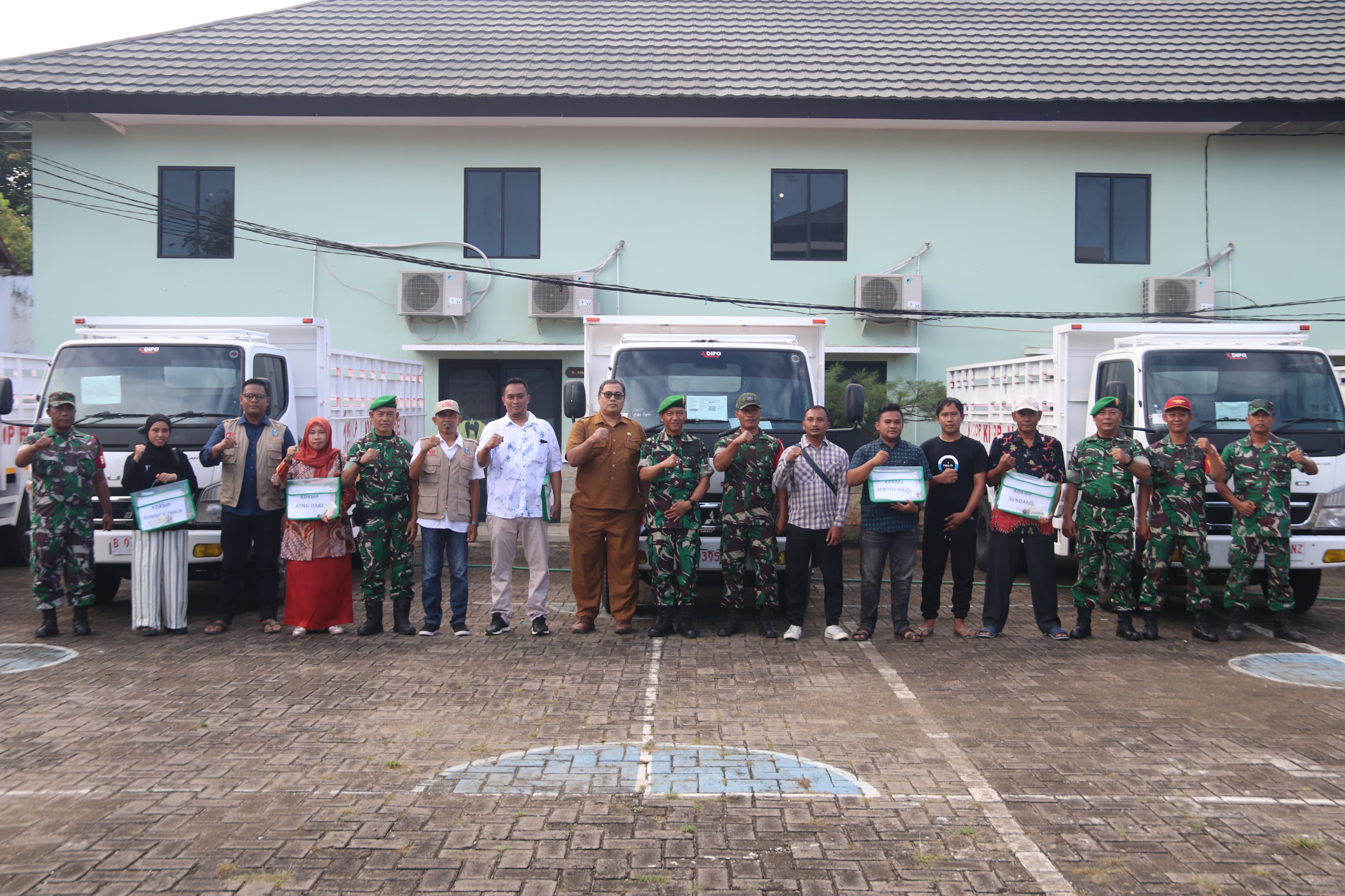 Kodim Sumenep Serahkan Truk Operasional KDKMP, Perkuat Ekonomi Desa