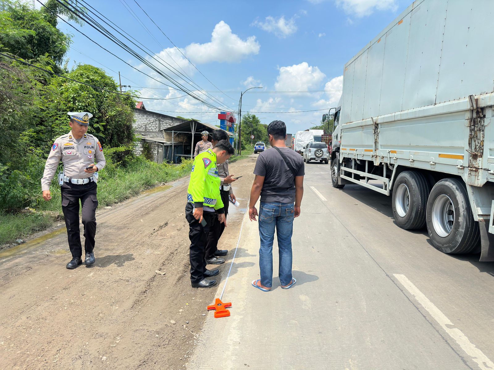 Pengendara Motor Tewas Adu Banteng dengan Bus di Duduksampeyan Gresik