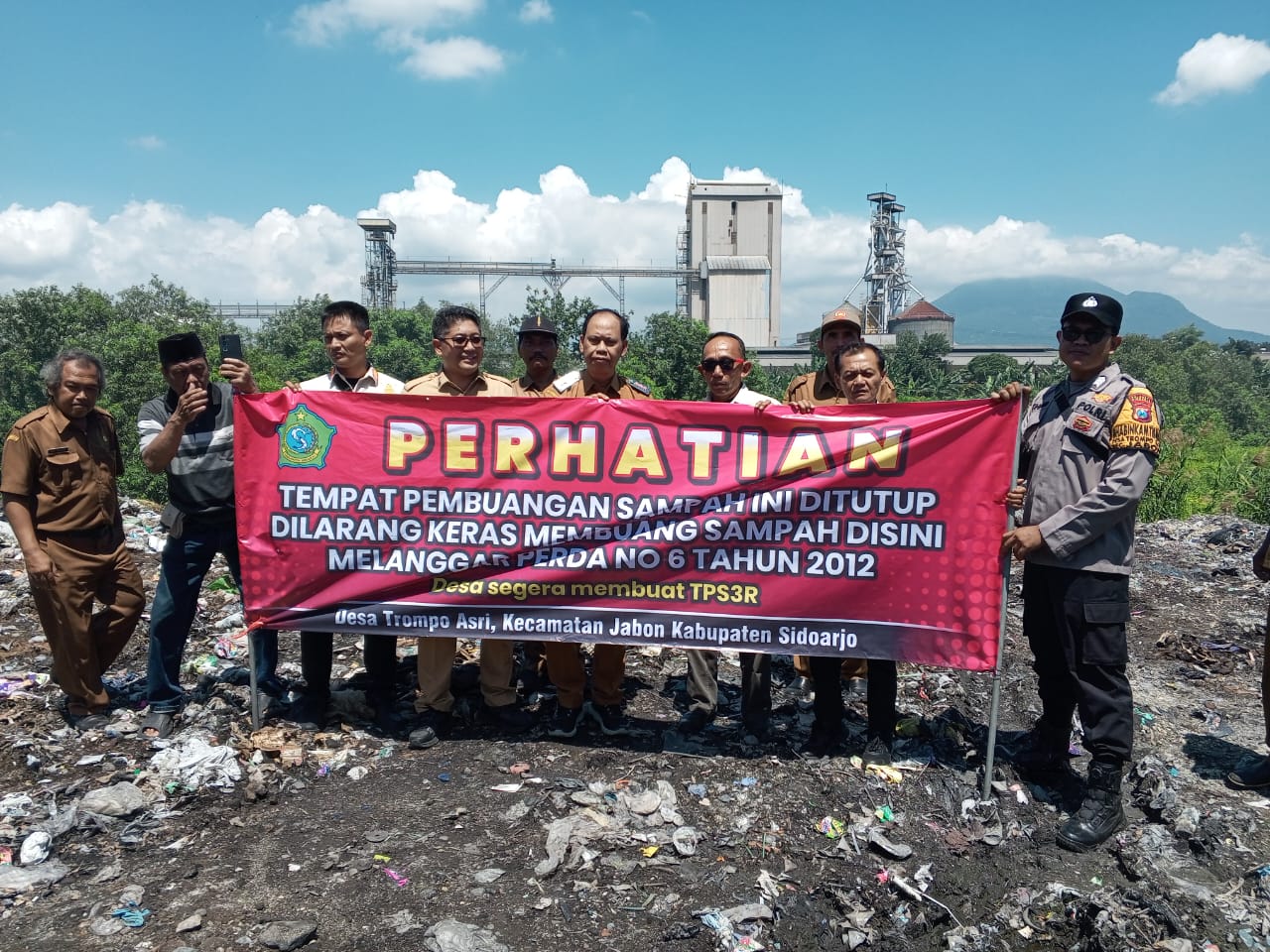 TPA Liar Trompoasri Ditutup, Ditemukan Sampah Industri
