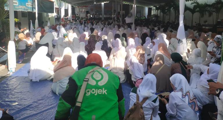 Polsek Wonocolo Kawal Penuh Istighosah Lintas Agama di Surabaya untuk Jaga Jatim Kondusif