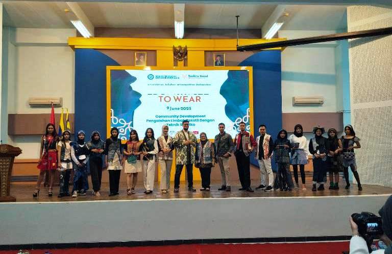 Unair Gebrak Lewat From Waste to Wear: Ubah Limbah Tekstil dengan Sentuhan Sashiko