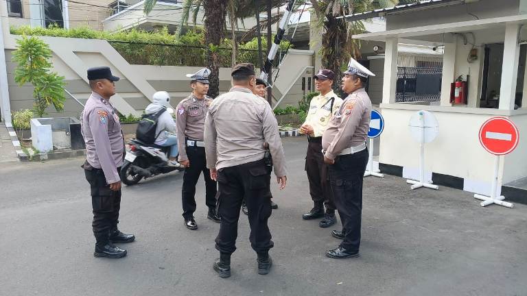 Polsek Wonocolo Patroli Dialogis Jaga Kondusifitas, Tingkatkan Kewaspadaan Masyarakat Surabaya