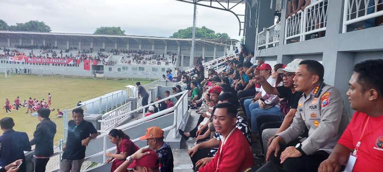 Polresta Banyuwangi Hadirkan Rasa Aman di Tengah Semangat Sepak Bola Tarkam