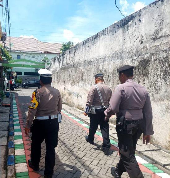 Polsek Karangpilang Gencar Patroli Jalan Kaki, Imbau Warga Waspada Curanmor