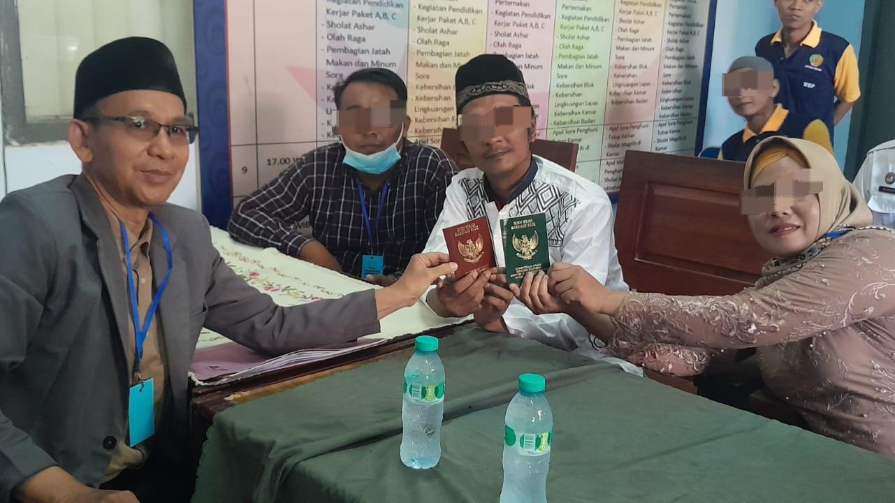 Warga Binaan Lapas Surabaya Menikah, Petugas Jadi Saksi