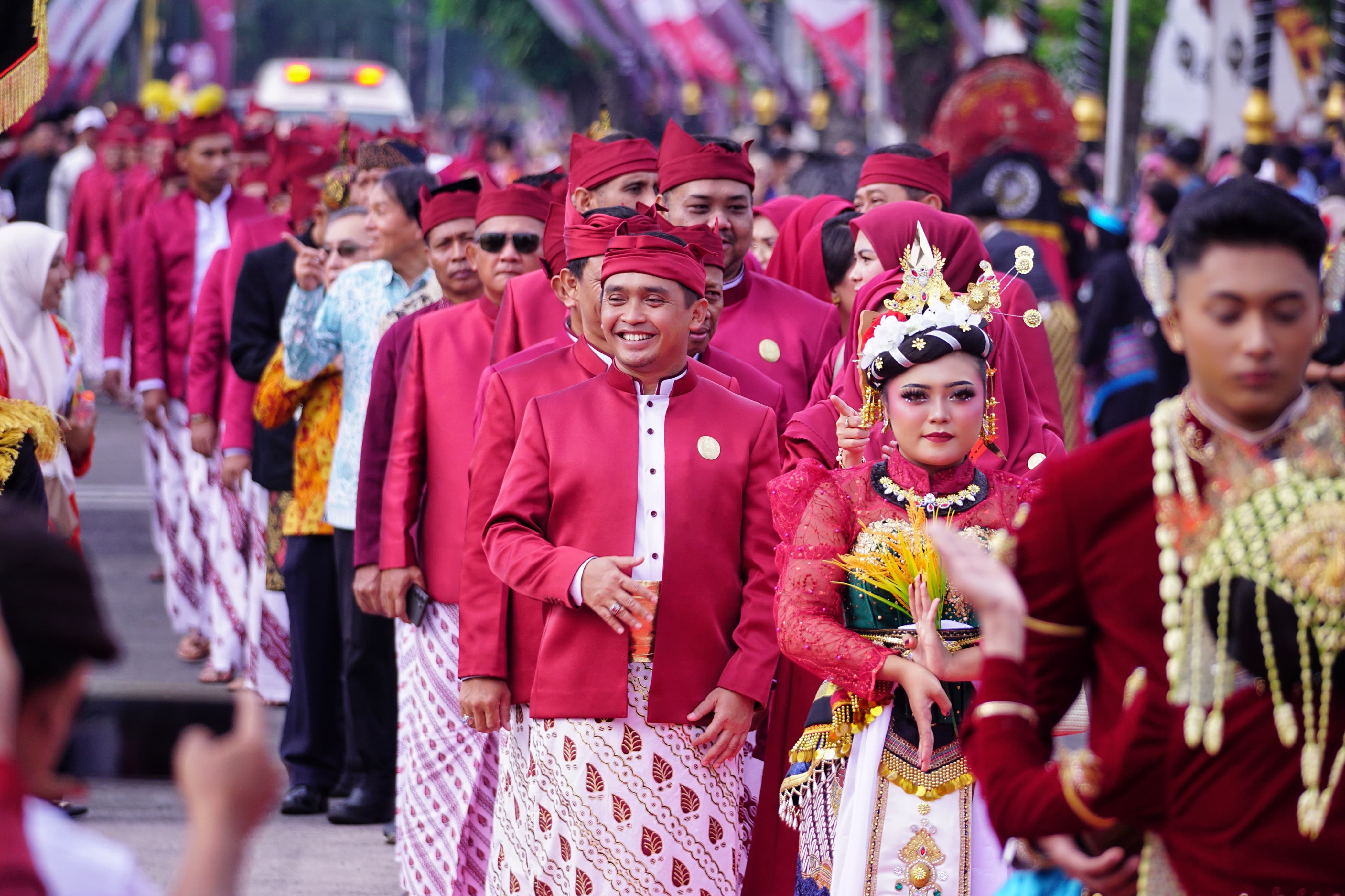 Kirab Hari Jadi Ke-340 Kota Pasuruan Berlangsung Meriah, Teguhkan Jati Diri dan Semangat Guyub-Rukun